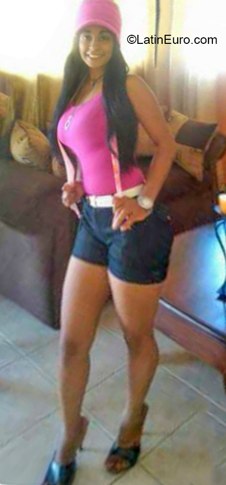 Date this exotic Dominican Republic girl Yudelka from Santiago DO38481