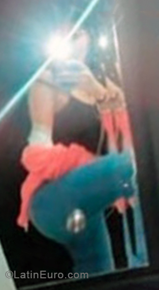 Date this nice looking Colombia girl Alejandra from Bogota CO28110