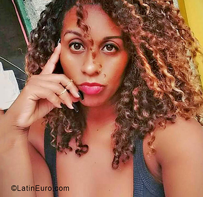 Date this athletic Brazil girl Renata from Rio de Janeiro BR11205