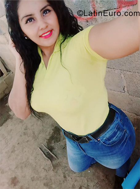 Date this gorgeous Nicaragua girl Izamara from Managua NI252