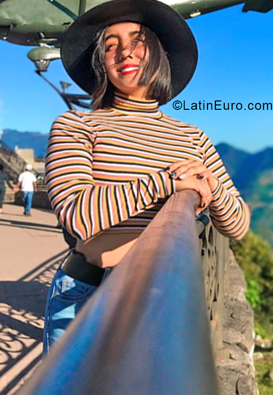 Date this happy Mexico girl Emma from Hidalgo MX1994