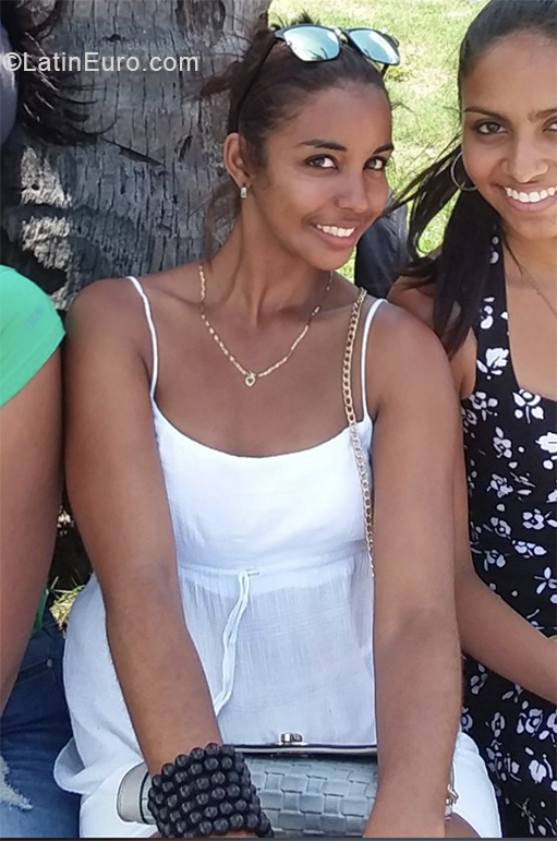 Date this lovely Cuba girl Loretta from Santiago de Cuba CU709