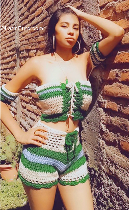 Date this fun Honduras girl Evelin from Tegucigalpa HN2826