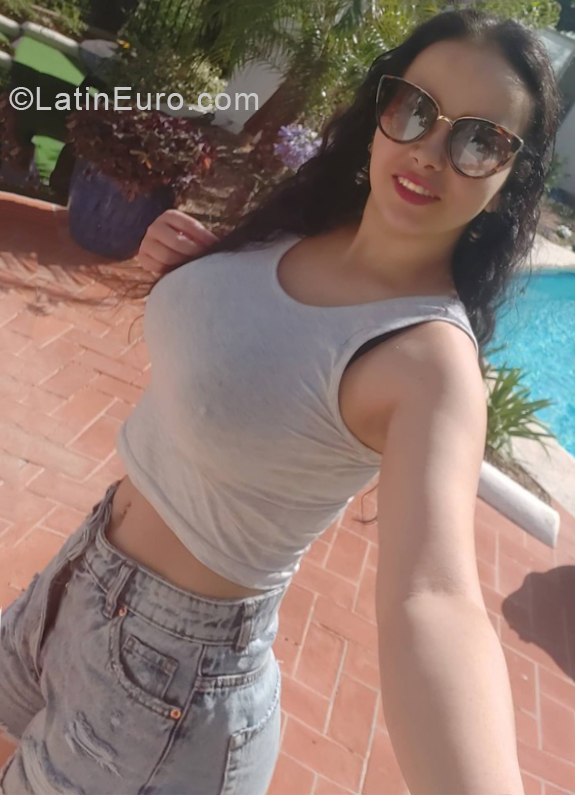Date this delightful Colombia girl Lizz from Pereira CO28324