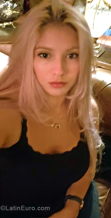 Date this young Argentina girl Julieta from Buenos Aires AR505