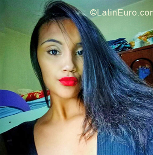 Date this cute Brazil girl Bianca from Rio de Janeiro BR11225