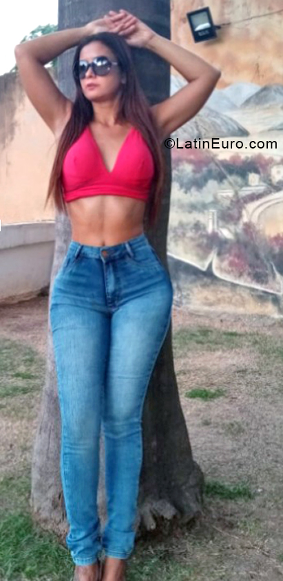 Date this happy Brazil girl Ana Cristina from Rio de Janeiro BR11376
