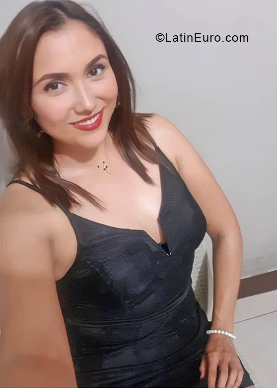 Date this georgeous Venezuela girl Yexika from Puerto Ordaz VE3458