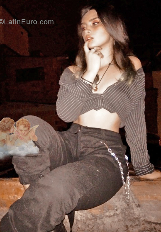 Date this happy Colombia girl Lucia Fernanda from Pereira CO28507
