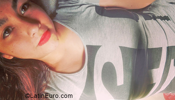 Date this foxy Colombia girl Yineth from Bogoota CO28536