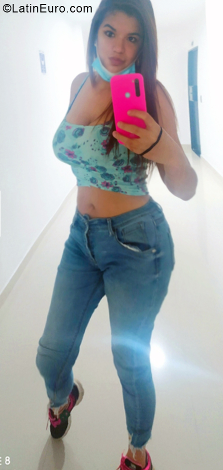 Date this voluptuous Colombia girl Yesica from Cali CO28537