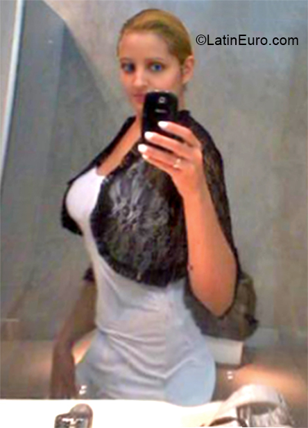 Date this hard body Argentina girl Ruth from Buenos Aires AR546