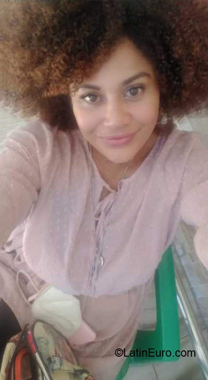 Date this attractive Dominican Republic girl Anny from Santo Domingo DO38775