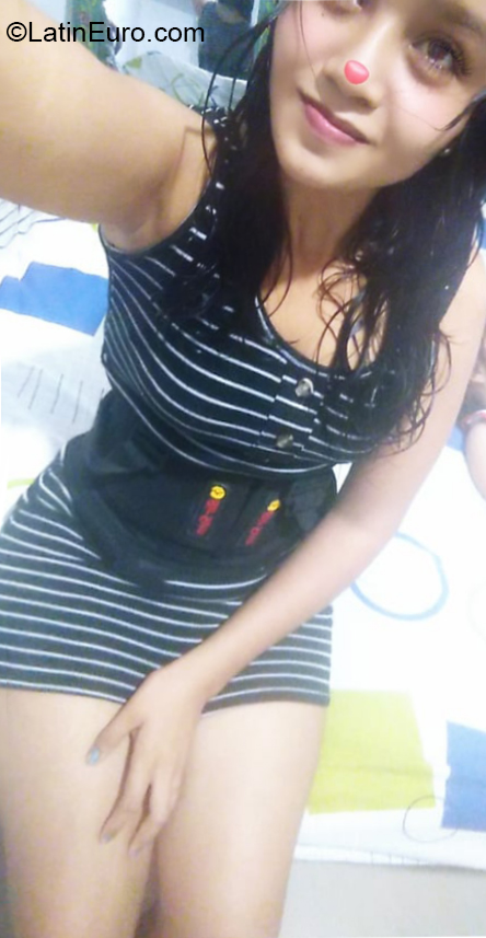 Date this sensual Peru girl Juliana from Pucallpa PE1668
