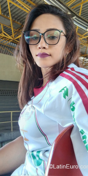 Date this foxy Brazil girl V from Rio De Janeiro BR11241