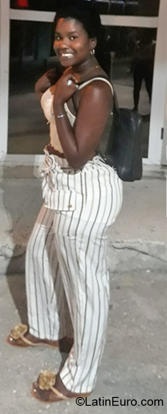 Date this hard body Cuba girl Leila from Camaguey CU728