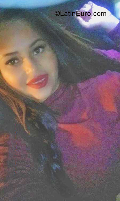 Date this attractive Dominican Republic girl Miguelina from Santo Domingo Este DO38819