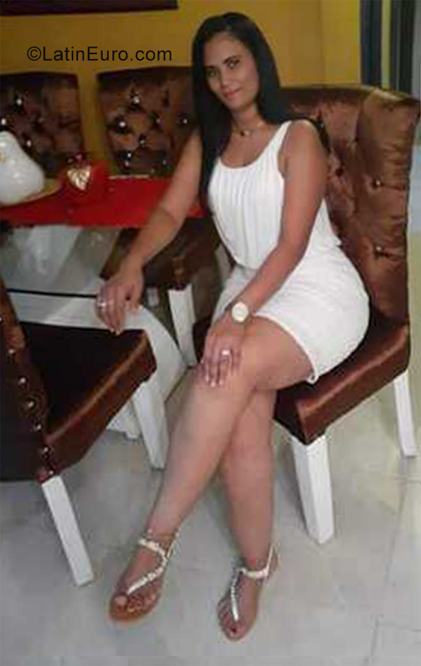 Date this delightful Dominican Republic girl Maricely from Santiago DO38867