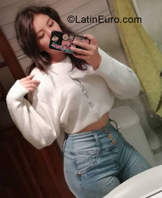 Date this stunning Ecuador girl Cristina from Quito EC633