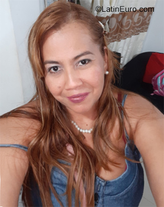 Date this voluptuous Colombia girl Francia from Cartagena CO28768