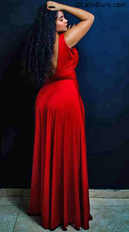 Date this tall Colombia girl Emma from Cali CO28796