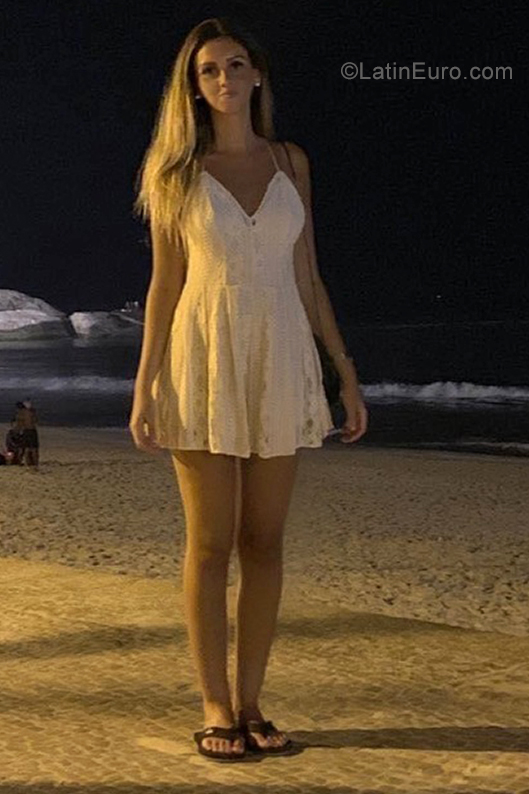 Date this attractive Brazil girl Priscilla from Rio De Janeiro BR11265