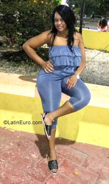 Date this lovely Dominican Republic girl Mari from Punta Cana DO38939