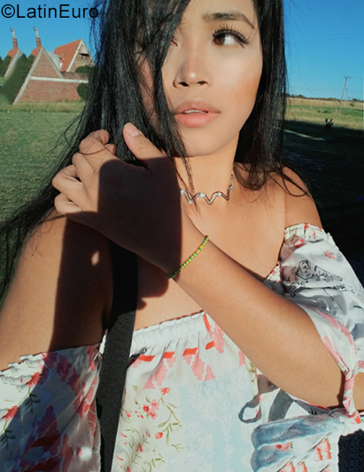 Date this sultry Argentina girl Gabriela from Buenos Aires AR853