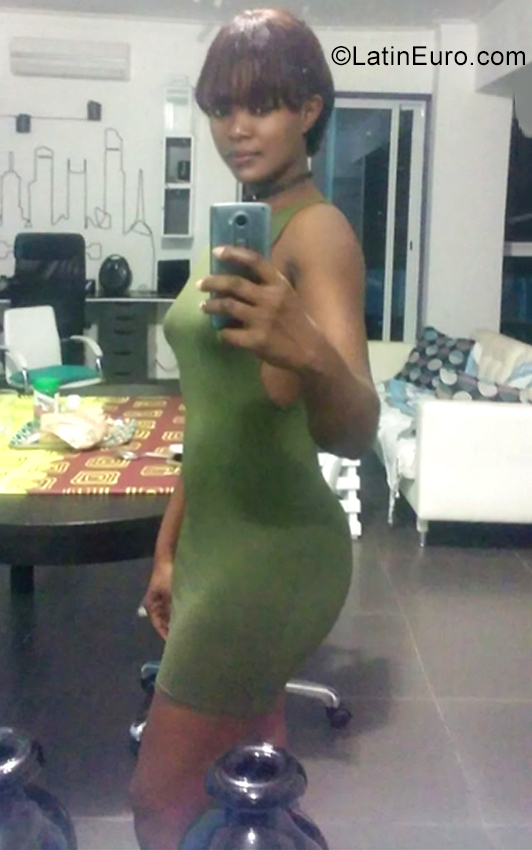 Date this good-looking Dominican Republic girl Roseline from Santo Domingo DO39033