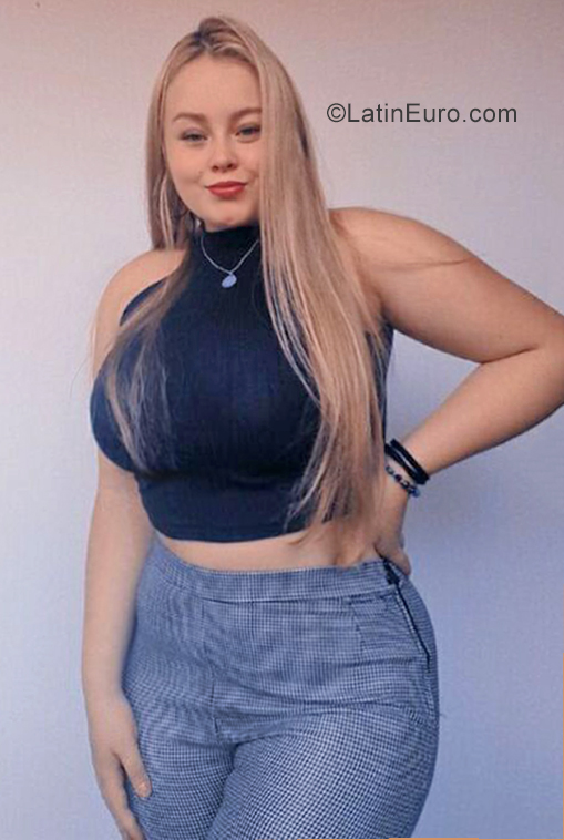 Date this hard body Costa Rica girl Jimena from San Jose CR468