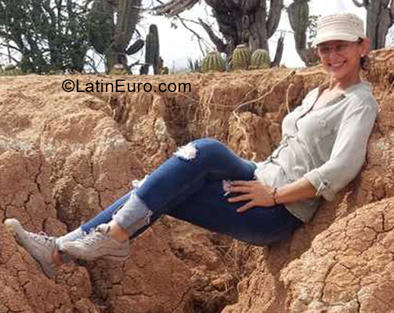 Date this lovely Colombia girl Maria from Bogota CO29099
