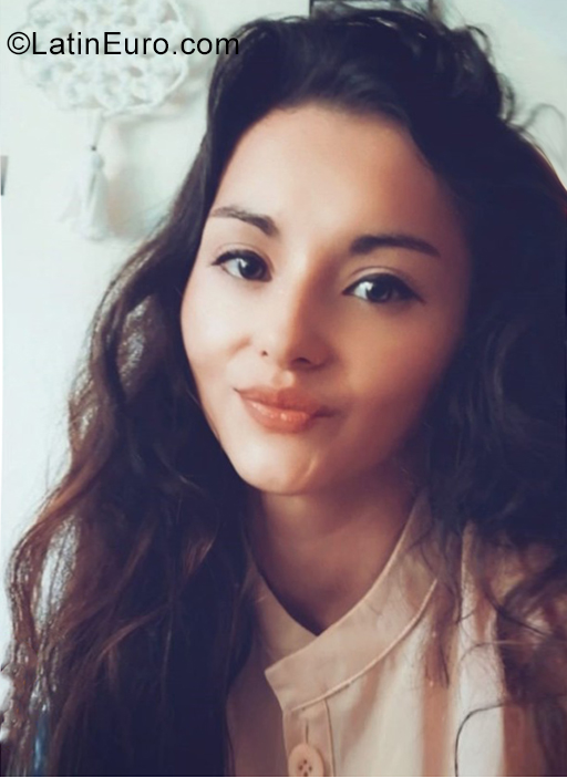 Date this good-looking Colombia girl Nataly from Bogota CO29118