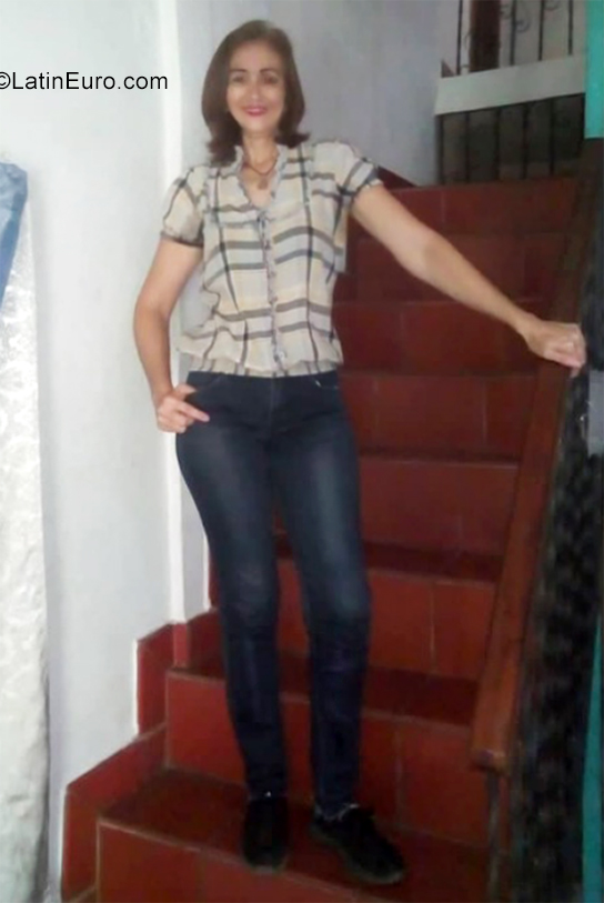Date this georgeous Venezuela girl Ledy from Caracas VE3661