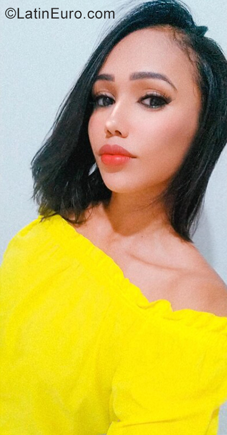 Date this delightful Brazil girl Thailene from Ipiau BR11302