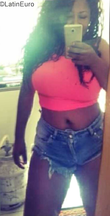 Date this nice looking Brazil girl Vanessa from Rio De Janeiro BR11307