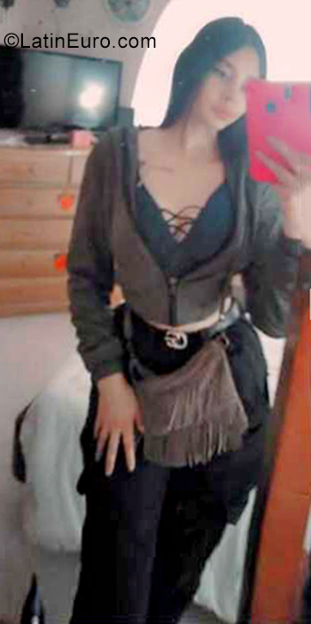 Date this sensual Colombia girl Evelyn from Bogota CO29277