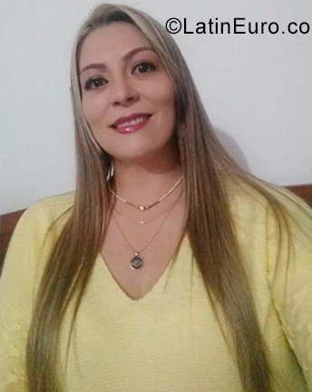 Date this charming Colombia girl Monik from Medellin CO29327