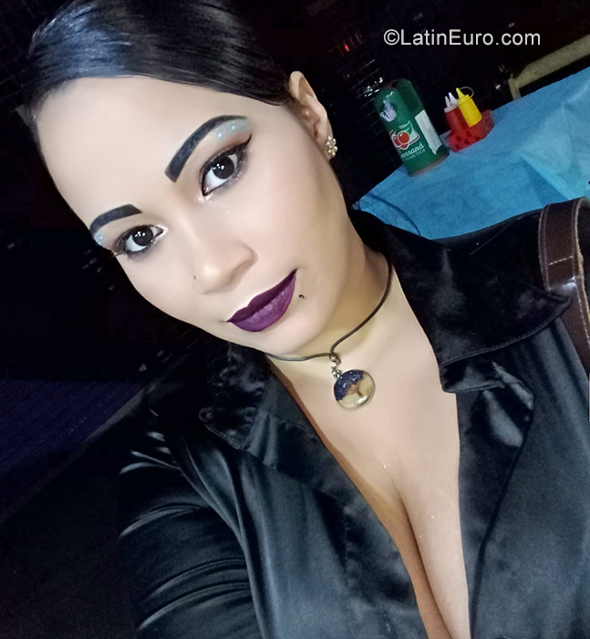 Date this funny Brazil girl Angela from Curitba BR11313