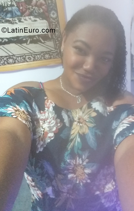 Date this happy Brazil girl CRISTIANE from Rio de Janeiro - Macae BR11315