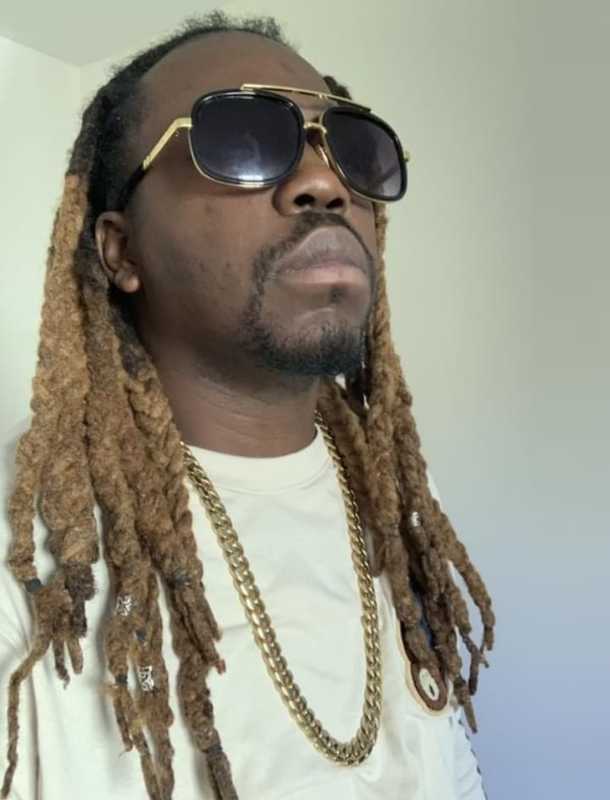 Date this voluptuous United States man Benzo from Newark US21132