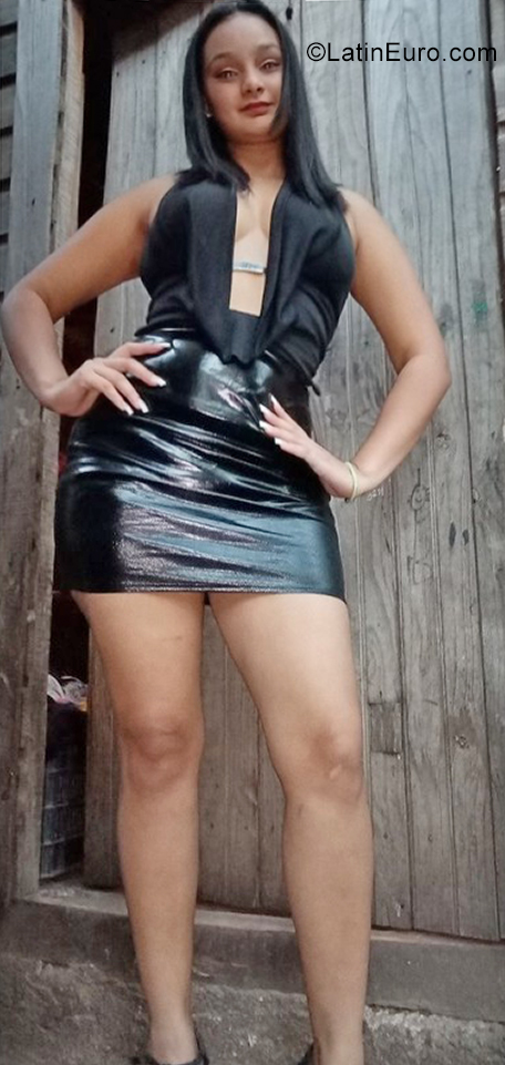 Date this sensual Honduras girl Sharon from Tegucigalpa HN2895