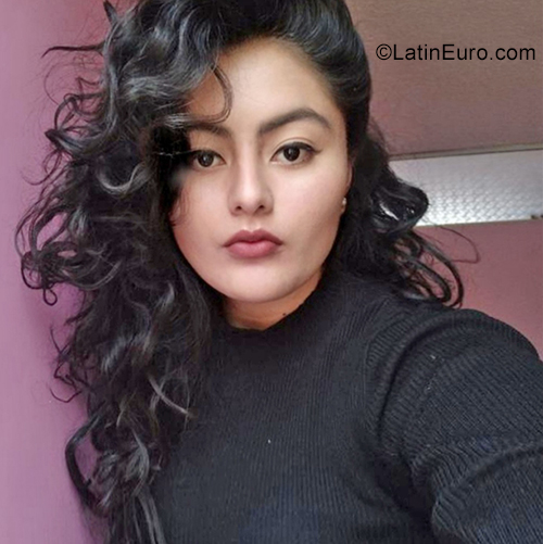 Date this foxy Ecuador girl Elizabeth from Quito EC726
