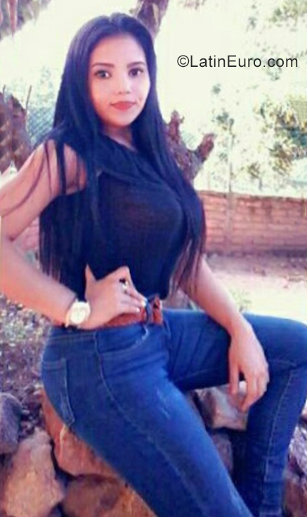 Date this athletic Honduras girl Salma Karina from Tegucigalpa HN2898