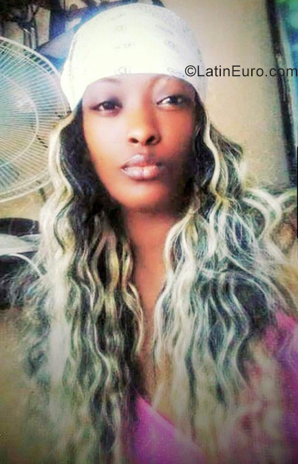 Date this sensual Cuba girl Sucel from Cienfuegos CU760