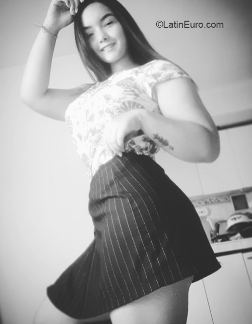 Date this cute Colombia girl Kemberly from Bogota CO29611