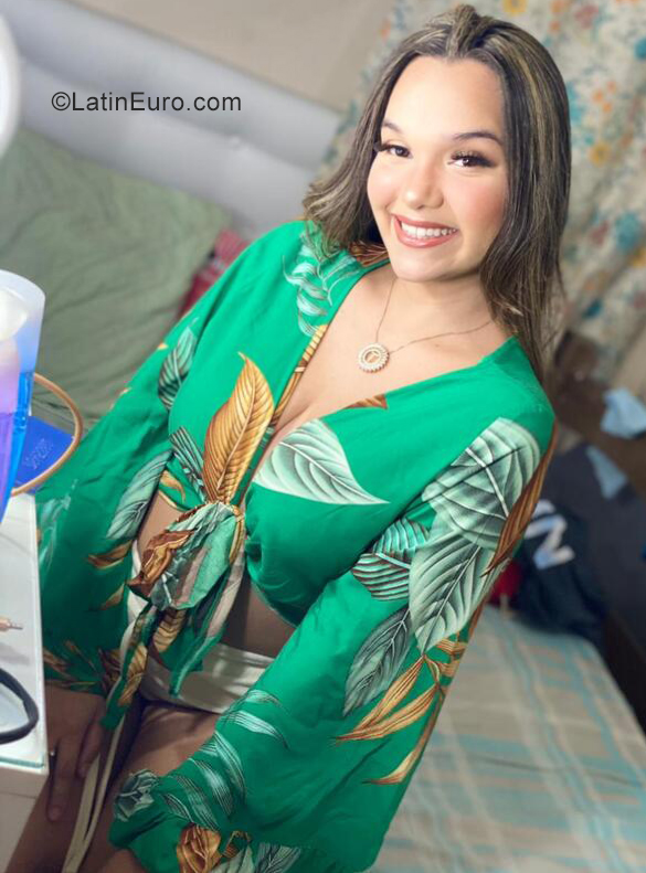 Date this lovely Brazil girl Thayssa from Manaus BR11344