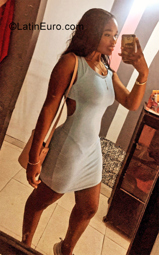 Date this foxy Colombia girl Mafe from Bogota CO29723