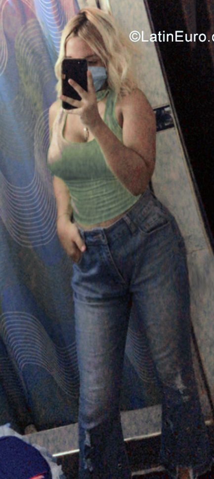 Date this athletic Venezuela girl Ana from Valencia VE3822