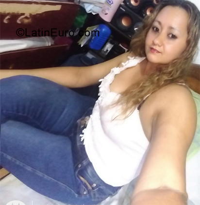 Date this foxy Colombia girl Carolina from Ibague CO29773
