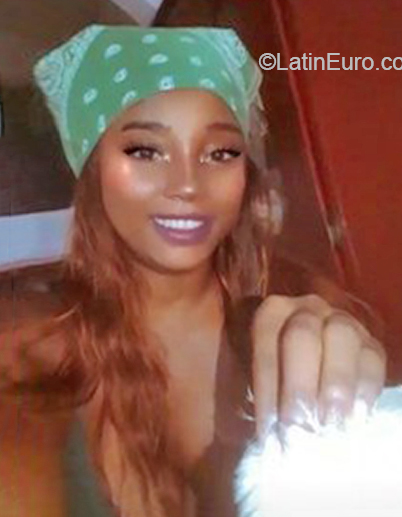 Date this exotic Colombia girl Alejandra from Cali CO29802